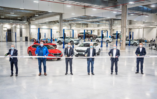 SKODA AUTO eröffnet hochmoderne neue Zentrale Pilothalle am Standort Mladá Boleslav