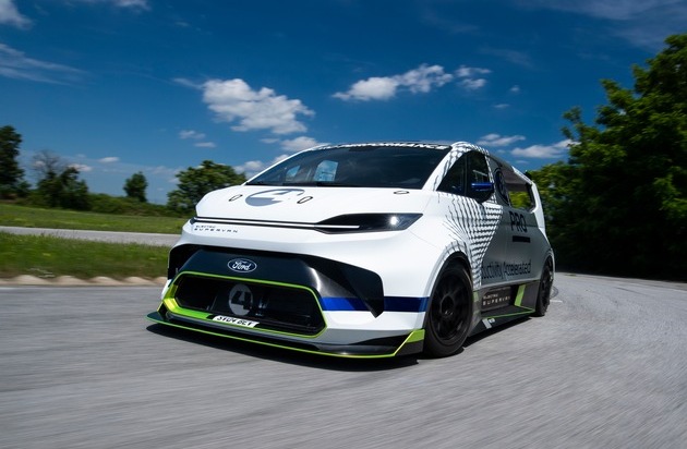 Ford-Werke GmbH: Vollelektrischer Ford SuperVan 4 wird beim legendären Pikes Peak International Hill Climb in den USA teilnehmen