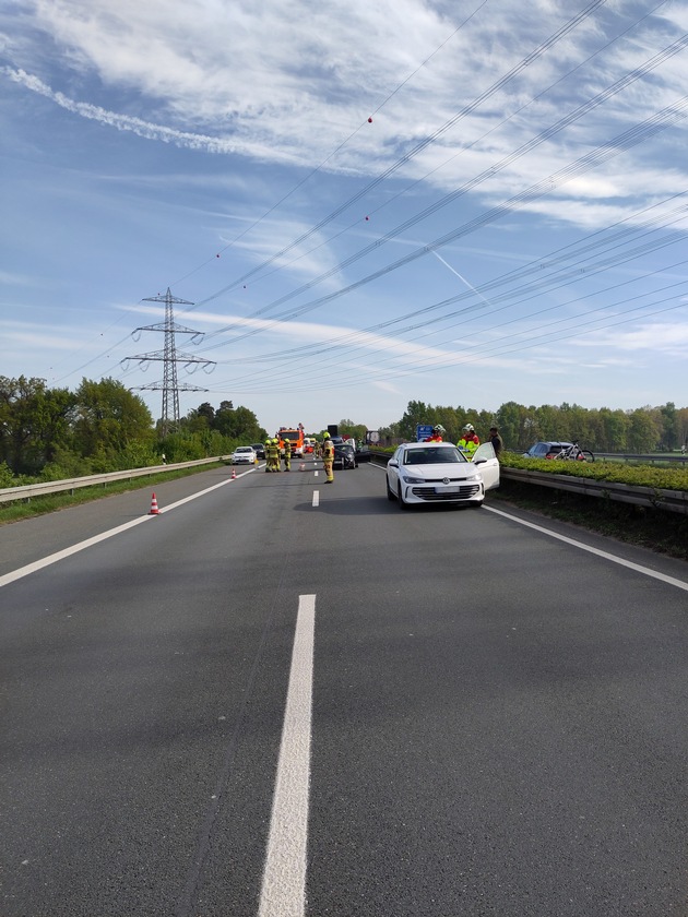 FW Paderborn: Verkehrsunfall auf der Autobahn 33