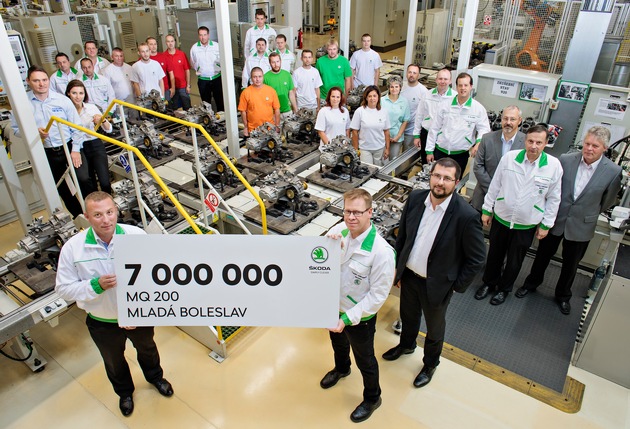 SKODA AUTO produziert siebenmillionstes MQ 200-Getriebe in Mladá Boleslav (FOTO)
