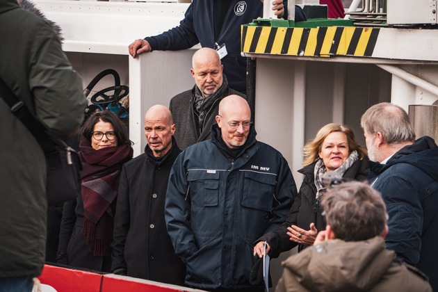 Feuerwehr Rostock: Vorbereitung auf den Tag des Bevölkerungsschutzes 2025 - Unterzeichnung der Kooperationsvereinbarung in Rostock