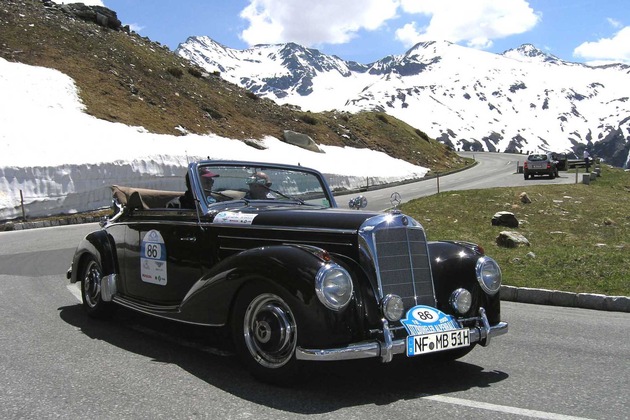 Die Kitzbüheler Alpenrallye: Lebendige Tradition auf vier Rädern - BILD