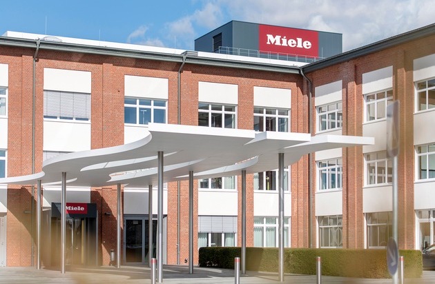 Miele & Cie. KG: Miele erzielt 7,5 Prozent Umsatzplus / 4,84 Mrd. Euro Umsatz im Geschäftsjahr 2021 / Mehr Beschäftigte als je zuvor / Lieferstopp nach Russland