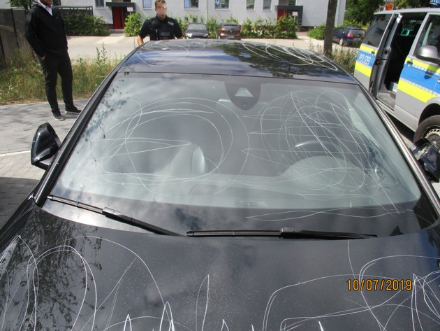 POL-WOB: Zwei Audis zerkratzt - 20.000 Euro Schaden