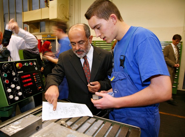 Bildungsminister des Oman zu Gast bei Ford