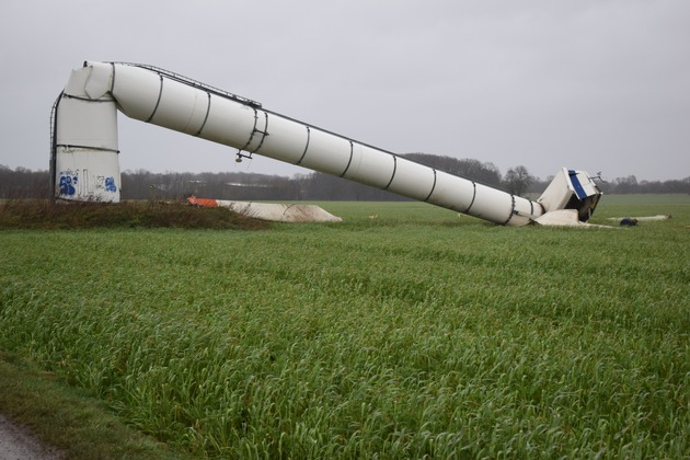 POL-NI: Stadthagen-Windkraftanlage umgestürzt