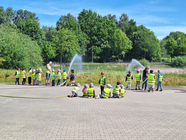 FW-OLL: Brandschutzerziehung hautnah: Feuerwehr Wildeshausen veranstaltet Aktionstag für Kinder