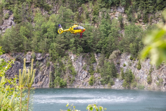 ADAC Luftrettung aus Straubing trainiert mit Winde