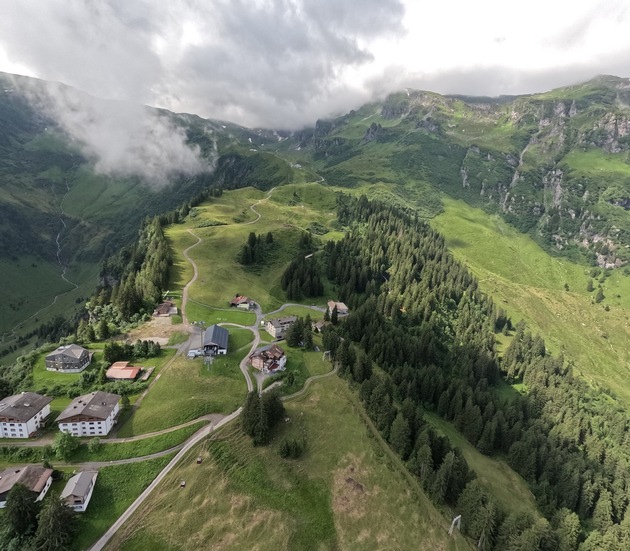 Höhenrekordversuch am Pizol der Jungfeuerwehren im Wassertransport