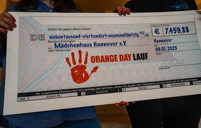 POL-H: Unterstützung für Mädchenhaus Hannover: Spendenübergabe des Erlöses des 1. Orange-Day-Laufs