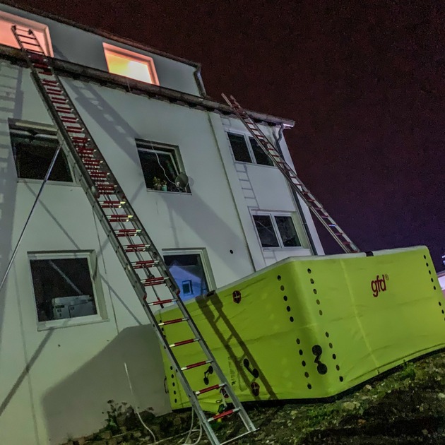 FW-Stolberg: 14 Menschen aus Feuer gerettet