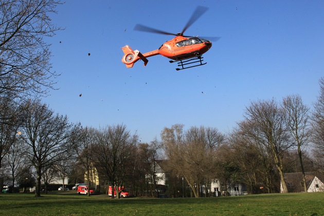 FW-E: Mauer stürzt um, 47-jähriger Arbeiter wird lebensgefährlich verletzt