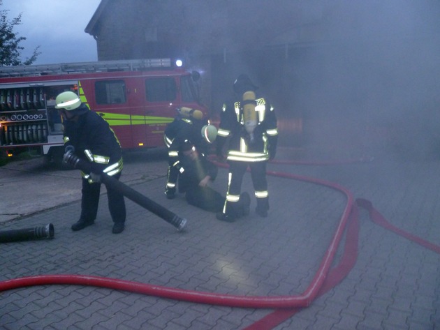 FW-DT: Gemeinschaftliche Einsatzübung der Feuerwehren Detmold und Lemgo