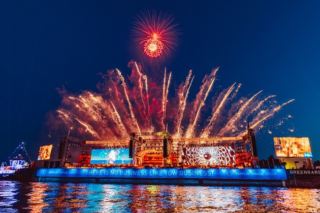 836. HAFENGEBURTSTAG HAMBURG / Elbe in Concert bringt Nina Chuba und Johannes Oerding live auf die Elbe