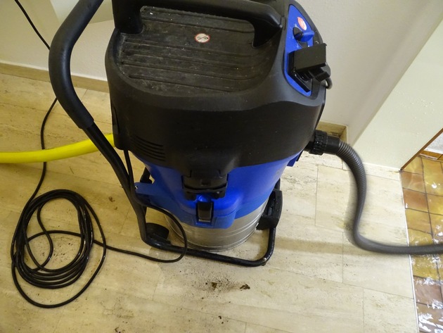 FW Reichenau: Wasser aus Keller gepumpt, 31.10.2025, Reichenau-Waldsiedlung