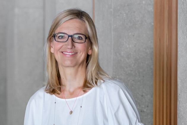 Neuer Pflegeratgeber aus dem Hause Wort &amp; Bild / Heft-in-Heft-Konzept: Senioren Ratgeber präsentiert 18 Seiten zum Thema Pflege (FOTO)