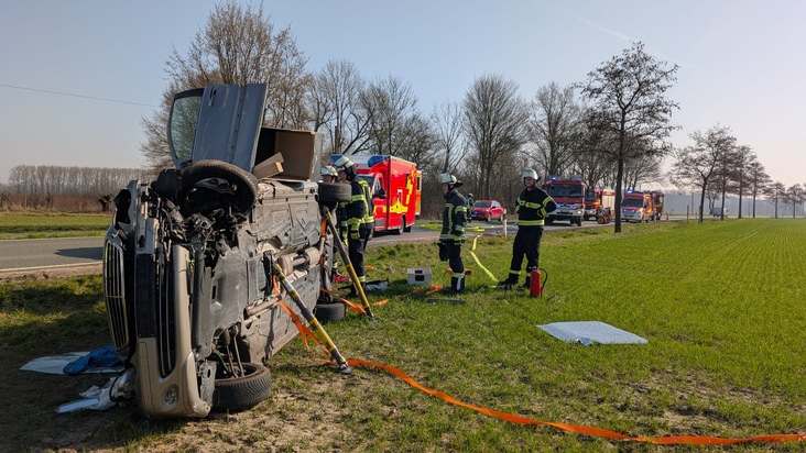 FW-WRN: Alleinunfall eines PKW auf der Südkirchener Straße