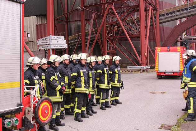 FW Voerde: Erfolgreicher Abschluss des ersten Teils der Grundausbildung bei der Feuerwehr Voerde
