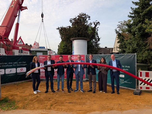 Erstes PoP-Geb&auml;ude heute gesetzt: Glasfaserausbau in Dormagen erreicht wichtigen Meilenstein