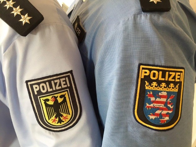 BPOL-KS: Rucksackdiebe schnell gefasst Gemeinsame Pressemitteilung des Polizeipräsidiums Mittelhessen und der Bundespolizeiinspektion Kassel