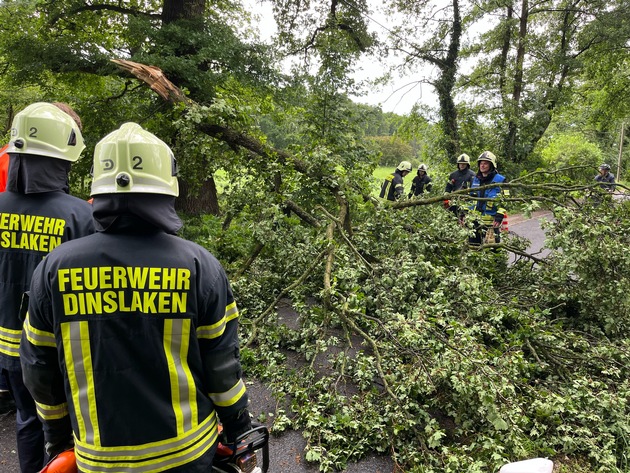 FW Dinslaken: Mehrere unwetterbedingte Einsätze im Stadtgebiet Dinslaken