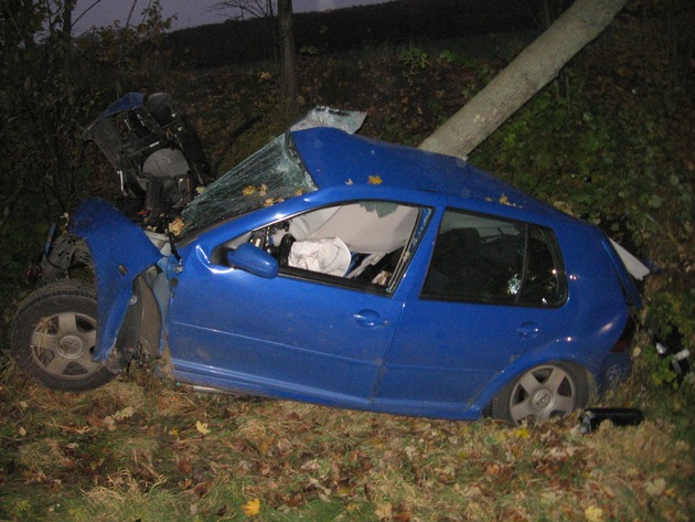 POL-HI: Schwerer Verkehrsunfall zwischen Lamspringe und Gehrenrode