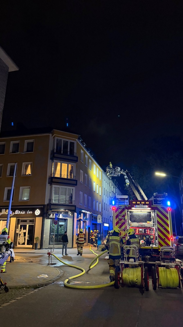 FW-GE: Kellerbrand in Wohn- und Geschäftshaus in der Altstadt