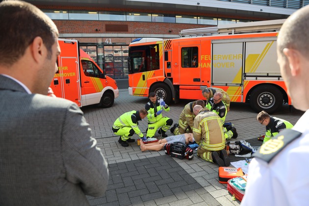 FW Hannover: Pilotprojekt zur Effizienzsteigerung bei Wiederbelebungen