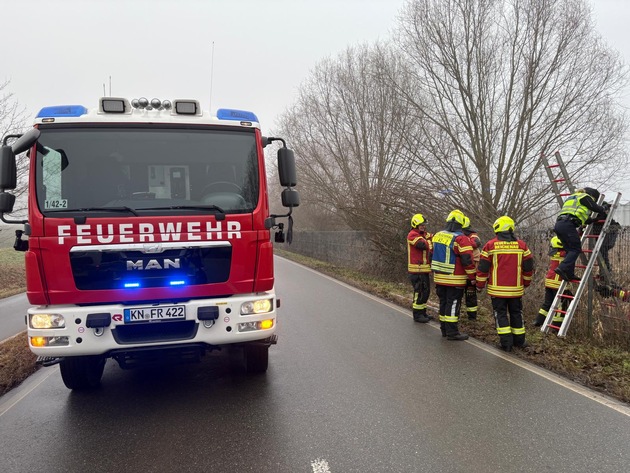 FW Reichenau: Schwan vom Bahndamm gerettet, Reichenau-Lindenb&uuml;hl, 20.01.2026