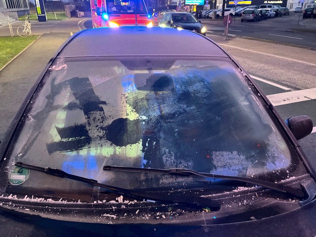 POL-BI: Unfall mit vereister Windschutzscheibe
