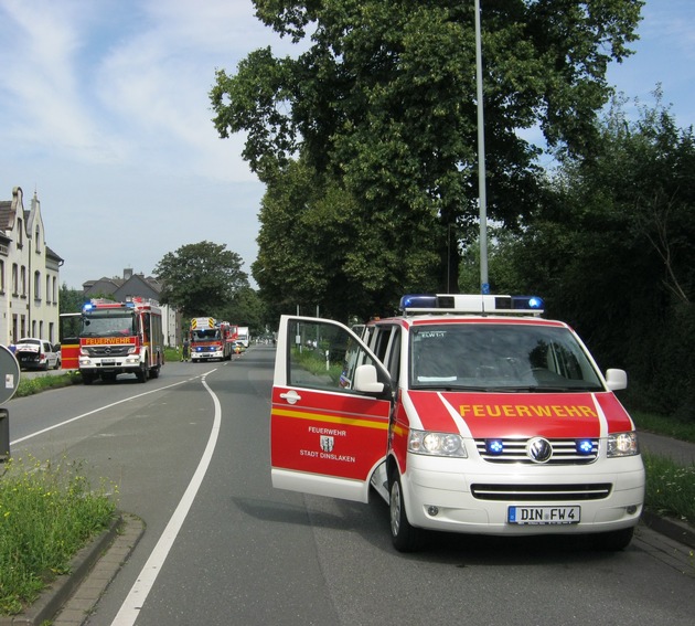 FW Dinslaken: Wohnungsbrand mit Personen in Gefahr