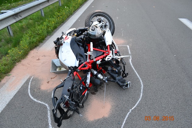 POL-WL: Schwerer Verkehrsunfall auf der A 39 - Motorradfahrer wird tödlich verletzt