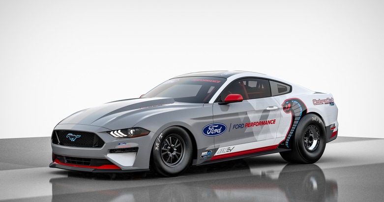 Ford-Werke GmbH: Ford Performance präsentiert ersten rein elektrischen Mustang Cobra Jet 1400-Dragster-Werksrennwagen