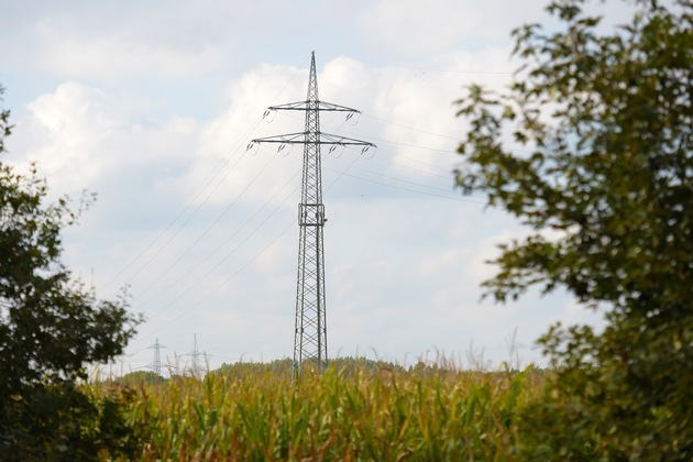 Pressemitteilung: Besseres Mobilfunknetz durch Strommasten von E.ON