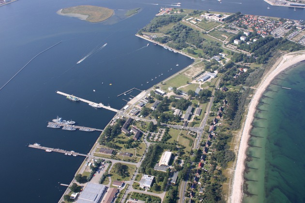 Marine - Pressemitteilung / Pressetermin: Führungswechsel beim 1. Korvettengeschwader in Warnemünde (mit Bild)