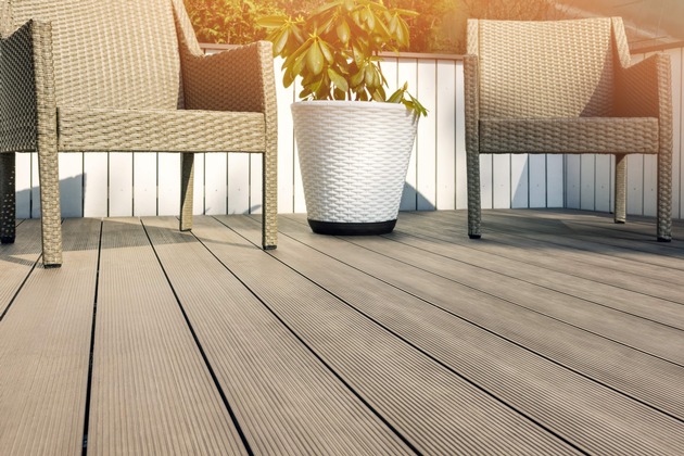 Pressemitteilung_Der Sommer naht: WPC-Terrassendielen sorgen für Urlaubsgefühl