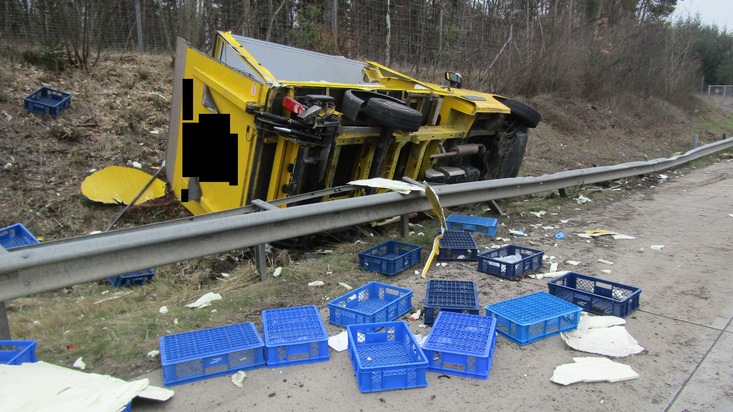 POL-PDKL: A6/Wattenheim, Kleintransporter kippt um, eine Person schwerverletzt