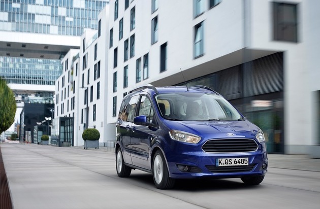 Ford-Werke GmbH: Der neue Ford Tourneo Courier: Außen kompakt, innen groß, dabei vorbildlich sparsam und sicher (FOTO)