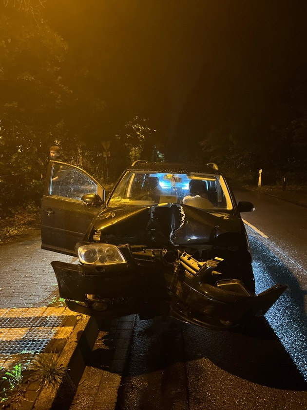 POL-BI: Betrunkene lassen Unfallwagen zurück