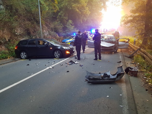 FW-EN: Zwei Verkehrsunfälle in Schwelm, insgesamt drei verletzte Personen
