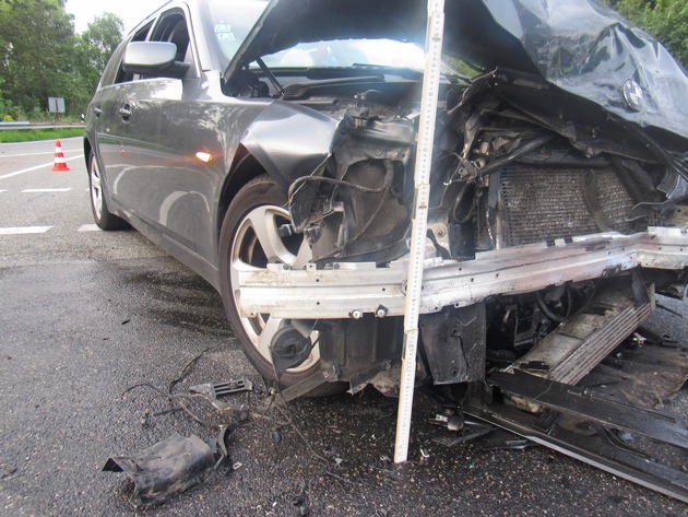 POL-ME: Schwerer Verkehrsunfall an der Autobahnausfahrt - Velbert - 2107107