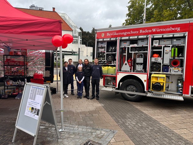 FW Weinheim: Feuerwehr Weinheim informiert am bundesweiten Warntag auf dem Dürerplatz