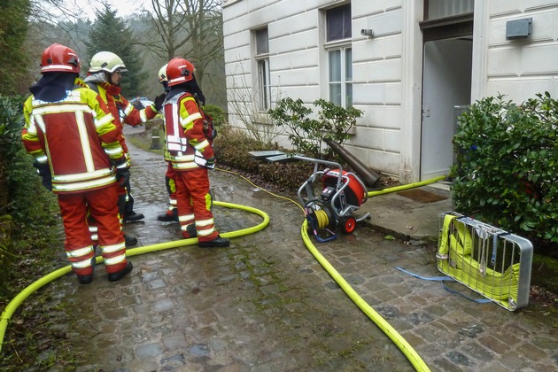 FW-Heiligenhaus: Küchenbrand am Angerweg (Meldung 9/2018)