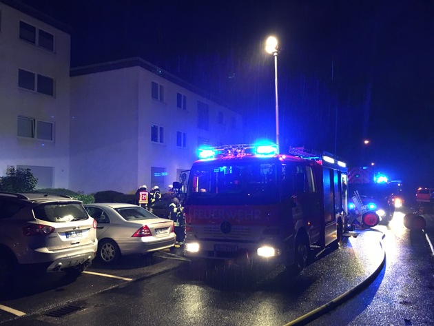 FW-GL: Wohnungsbrand mit Menschenrettung in Bergisch Gladbach - Lückerath