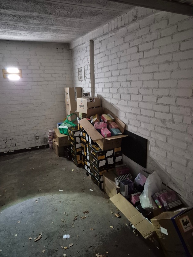 HZA-KI: Zoll deckt Lager mit unversteuerten Vapes und Tabakwaren auf - Steuerschaden von über 11.000 Euro festgestellt