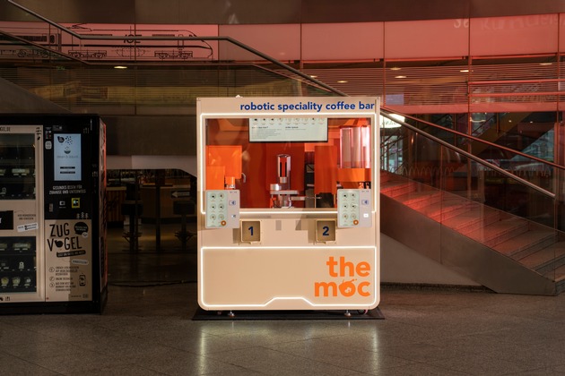 Roboter trifft Kaffee und Pflanzendrinks - Alpro kooperiert mit vollautomatisierter Coffeebar &quot;the moc&quot;
