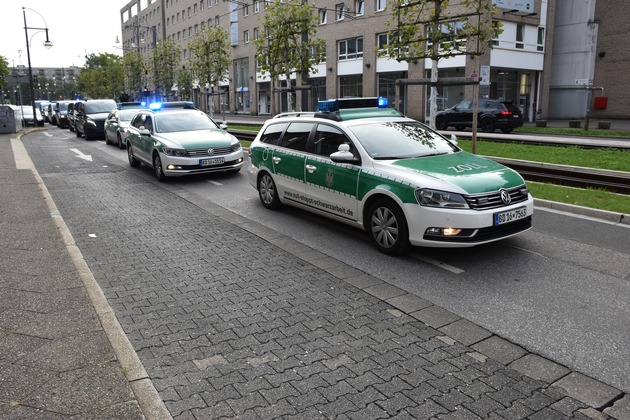 HZA-KR: Zoll greift durch: Illegale Jobs auf Krefelder Baustelle gestoppt