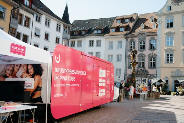 Ja zur Brustkrebsfrüherkennung – heute im PINK CUBE auf dem Fronwagplatz