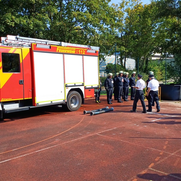 FW-EN: &quot;Feuerwehr&quot; hautnah und zum Anfassen beim diesjährigen Leistungsnachweis der EN-Feuerwehren in Wetter (Ruhr)