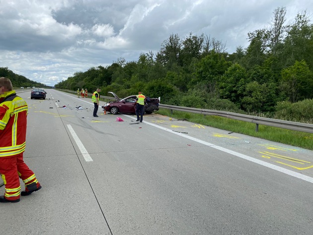 API-TH: Fünf Verletzte nach schwerem Verkehrsunfall auf der Bundesautobahn 4, nahe Parkplatz Willrodaer Forst, Richtung Frankfurt/M. -1. Ergänzungsmeldung-